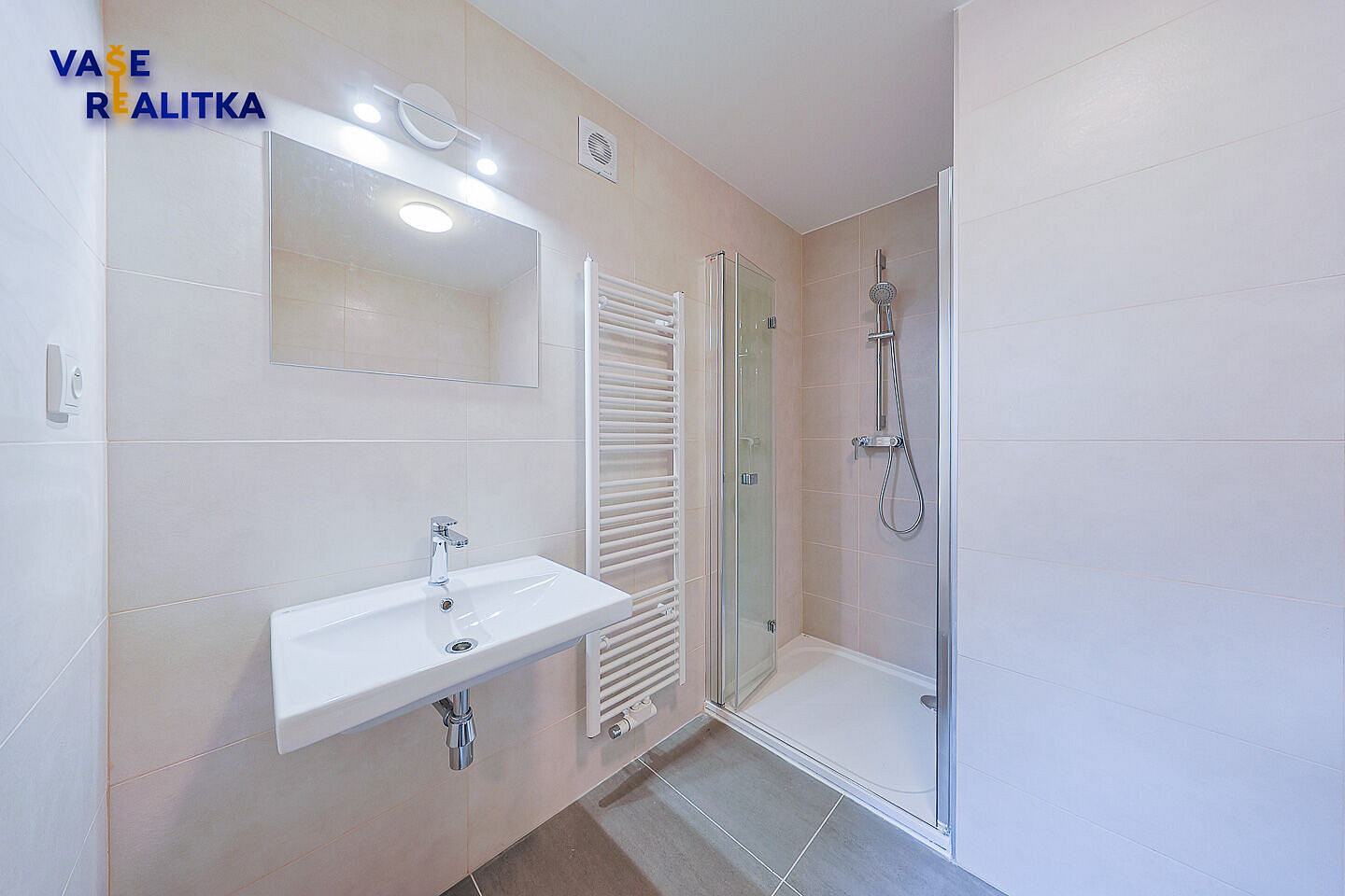 Pronájem bytu 2+kk 48 m² – fotografie 3