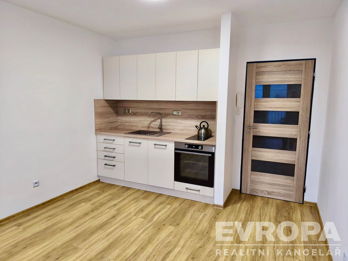 Pronájem bytu 1+kk 39 m²