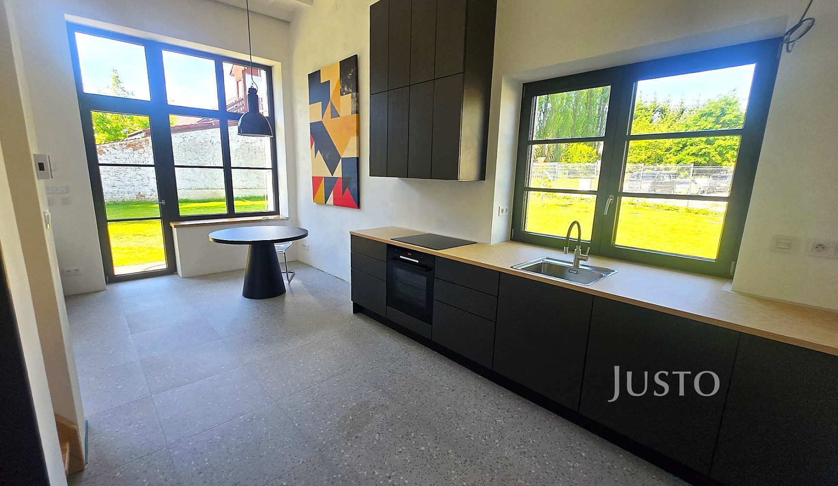 Pronájem bytu 4+kk 85 m² – fotografie 2