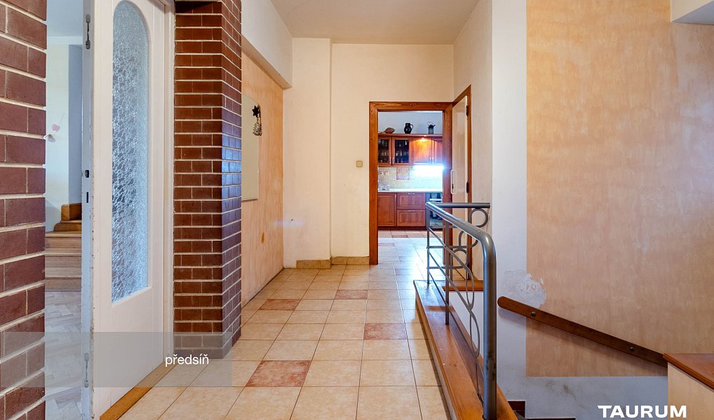 Prodej domu 329 m² s pozemkem 1 052 m², Manětín – náhled fotky 17
