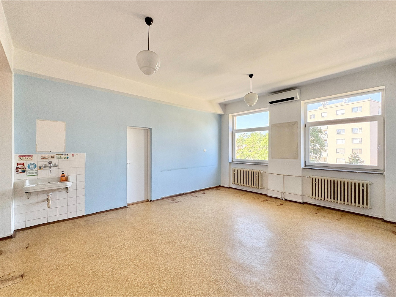 Pronájem kanceláře 26 m² — photo 2