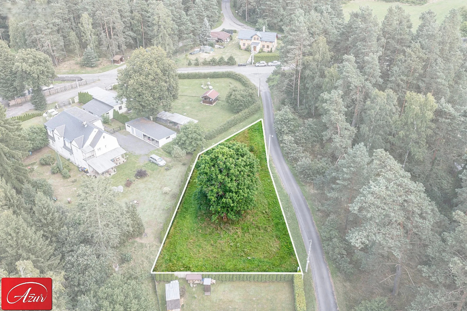 Prodej stavebního pozemku 896 m² – pohled 2