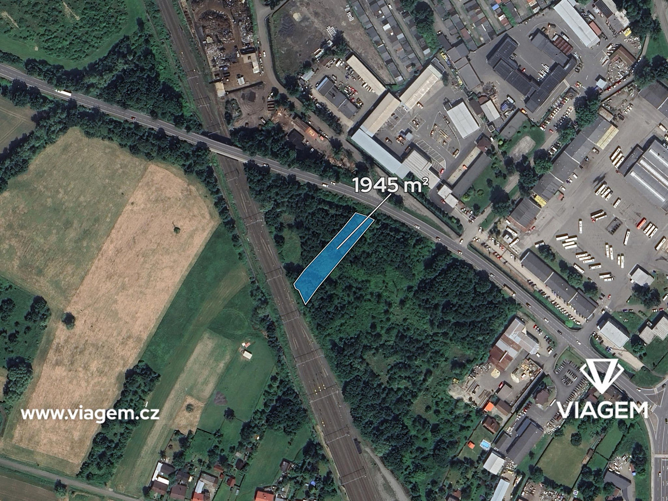 Prodej stavebního pozemku 1 945 m² – fotografie 2