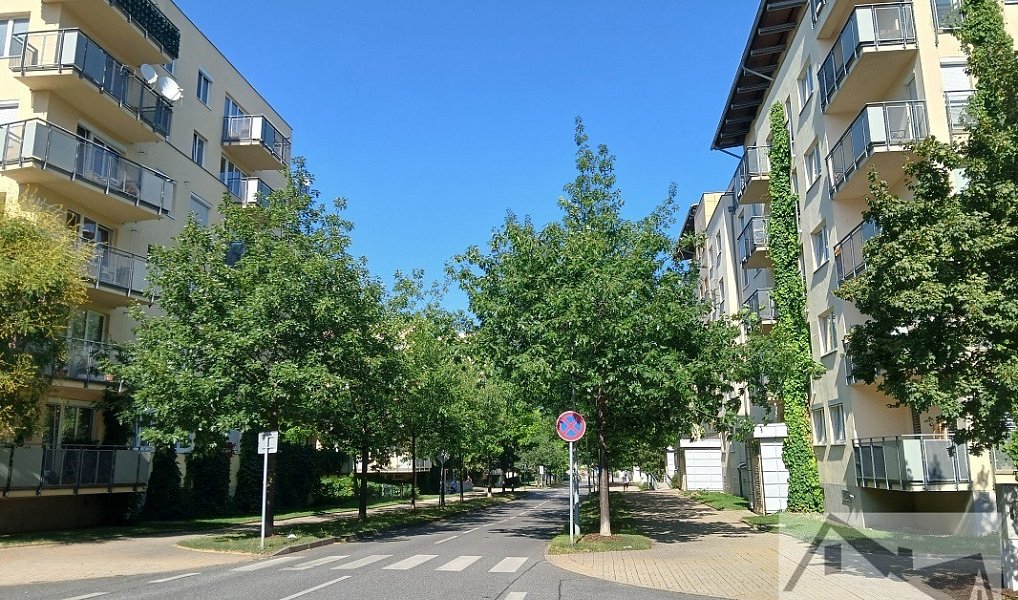 Prodej bytu 1+kk 33 m², Praha – náhled fotky 4