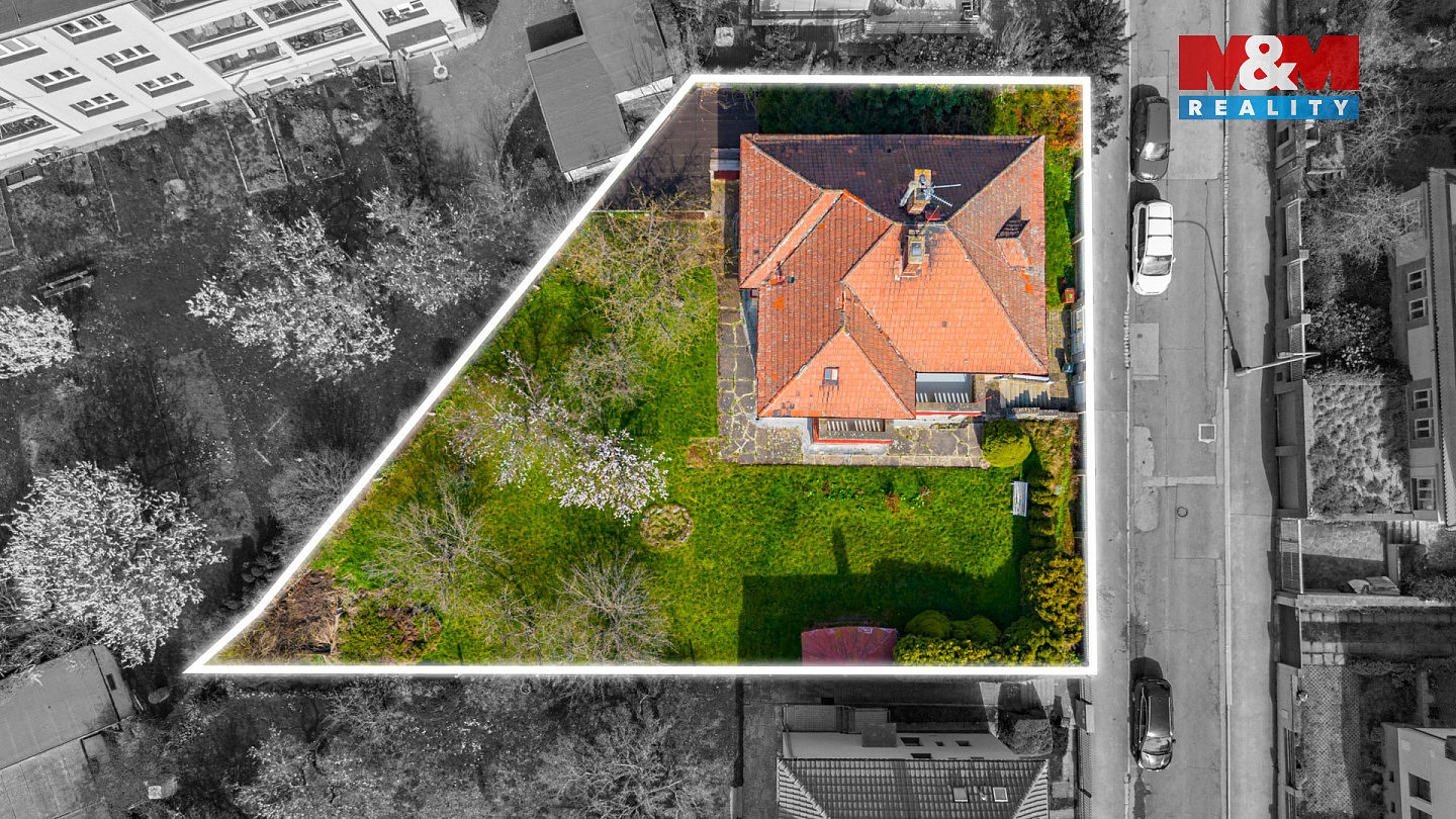 Prodej domu 300 m² s pozemkem 888 m² — photo 2