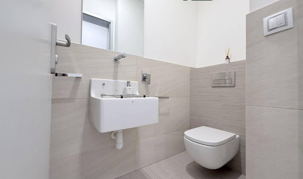 Pronájem kanceláře 122 m², Praha – náhled fotky 13