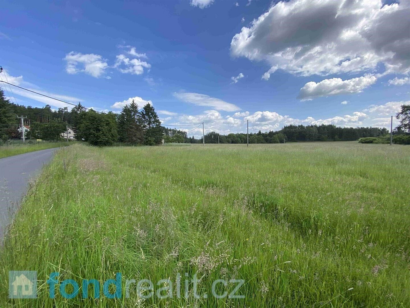Prodej stavebního pozemku 1 400 m² – fotografie 2