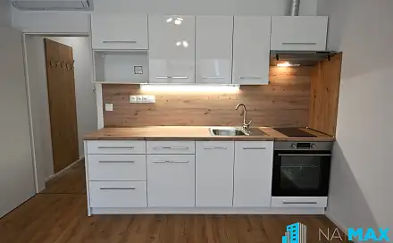 Pronájem bytu 1+kk 30 m², Jarošova, Znojmo