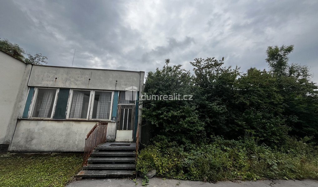 Pronájem obchodních prostor 223 m², Újezdeček – náhled fotky 2