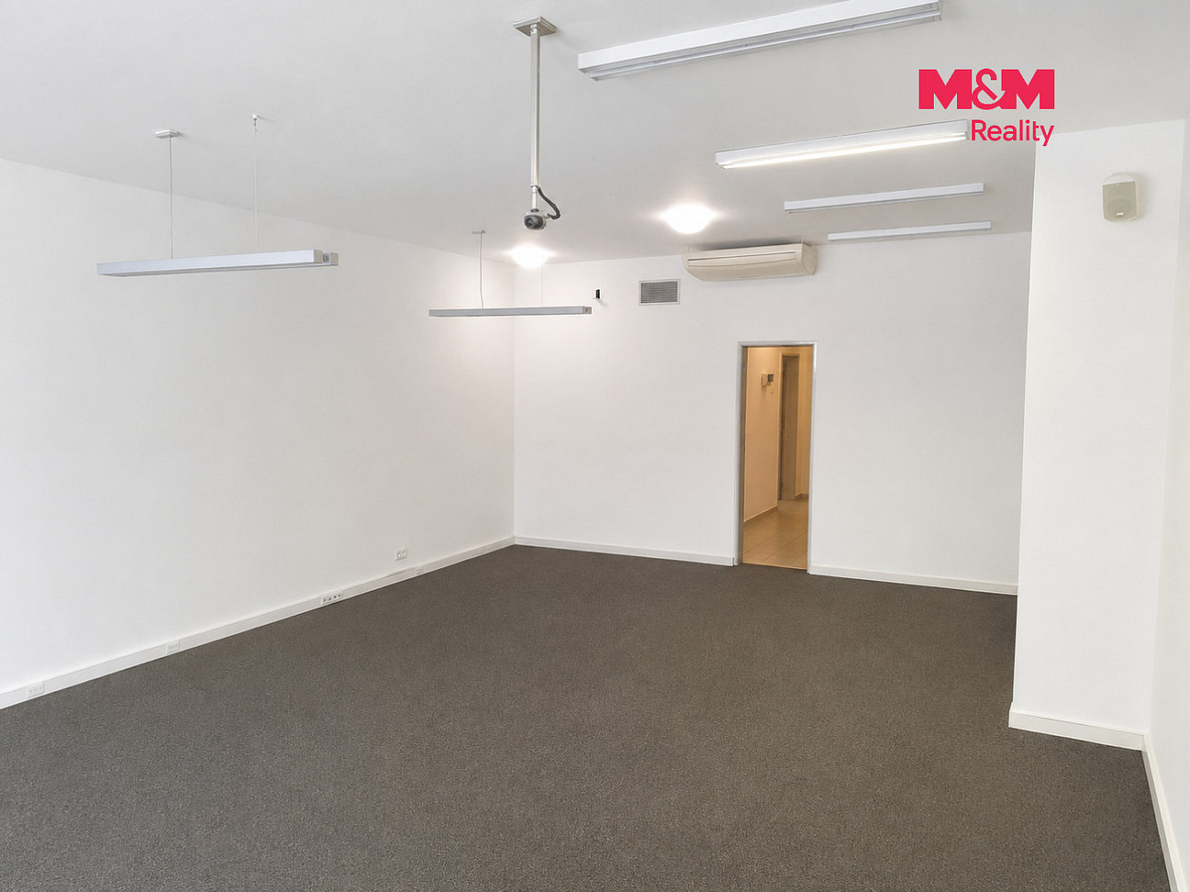 Pronájem kanceláře 90 m² – fotografie 4