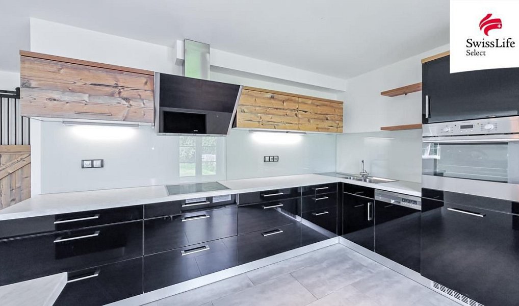 Prodej domu 211 m² s pozemkem 975 m², Ostrov – náhled fotky 3