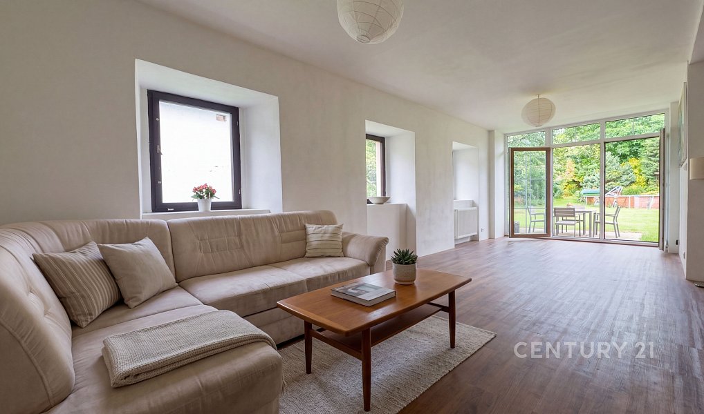 Prodej domu 550 m² s pozemkem 9 910 m², Újezdec – náhled fotky 30