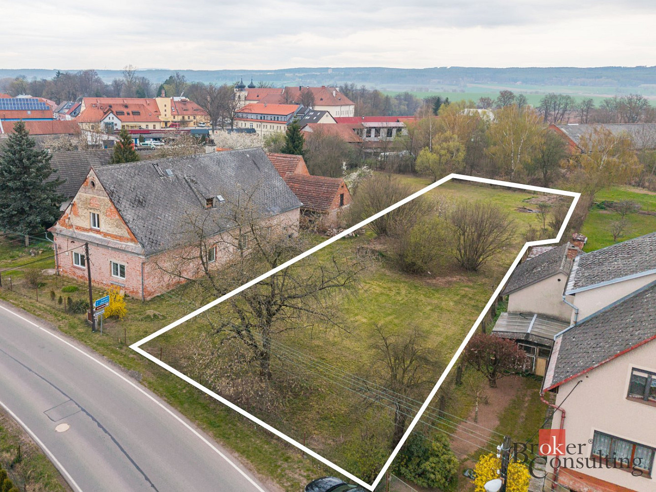Prodej stavebního pozemku 1 821 m² – fotografie 2