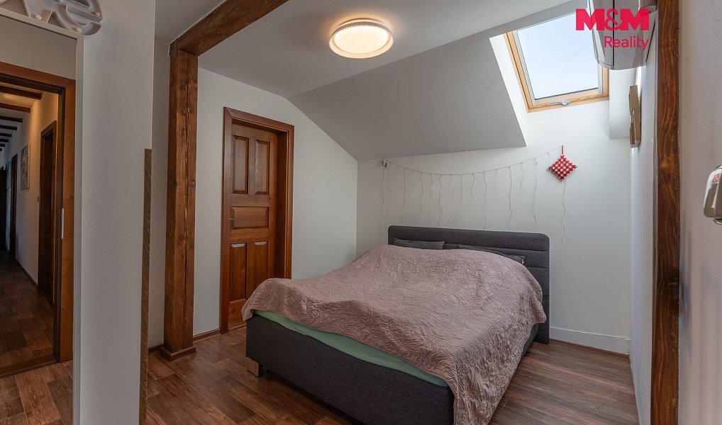Prodej domu 390 m² s pozemkem 1 050 m², Suchdol – náhled fotky 20