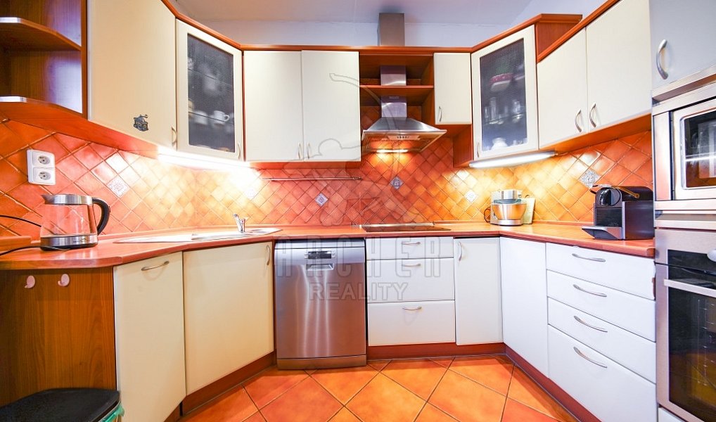 Prodej domu 324 m² s pozemkem 399 m², Praha – náhled fotky 17