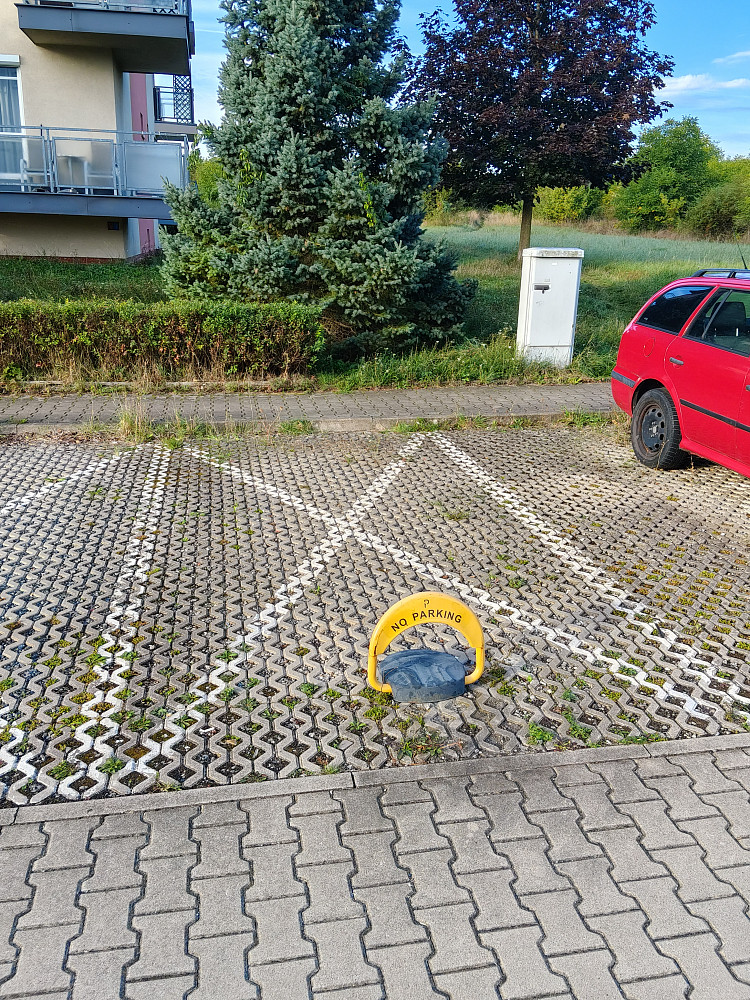 Venkovní parkovací stání Roztoky u Prahy