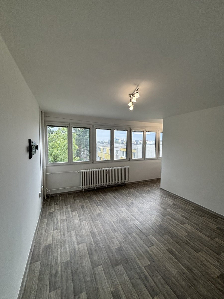 Pronájem bytu 1+kk 28 m²