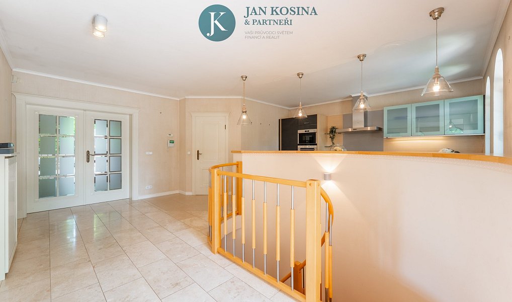 Prodej domu 236 m² s pozemkem 921 m², Hrusice – náhled fotky 11