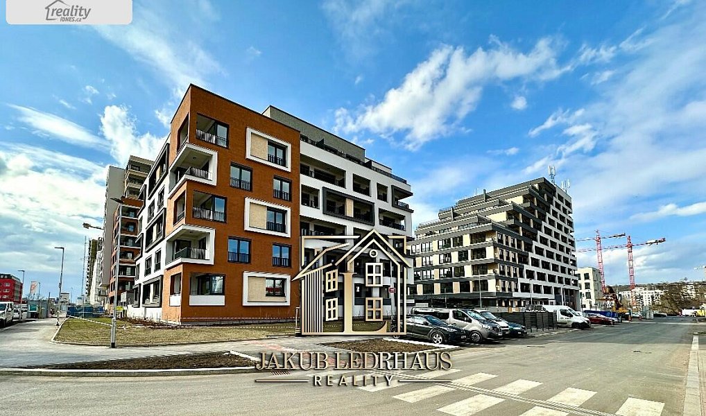 Pronájem garážového stání 15 m2, Praha – náhled fotky 3