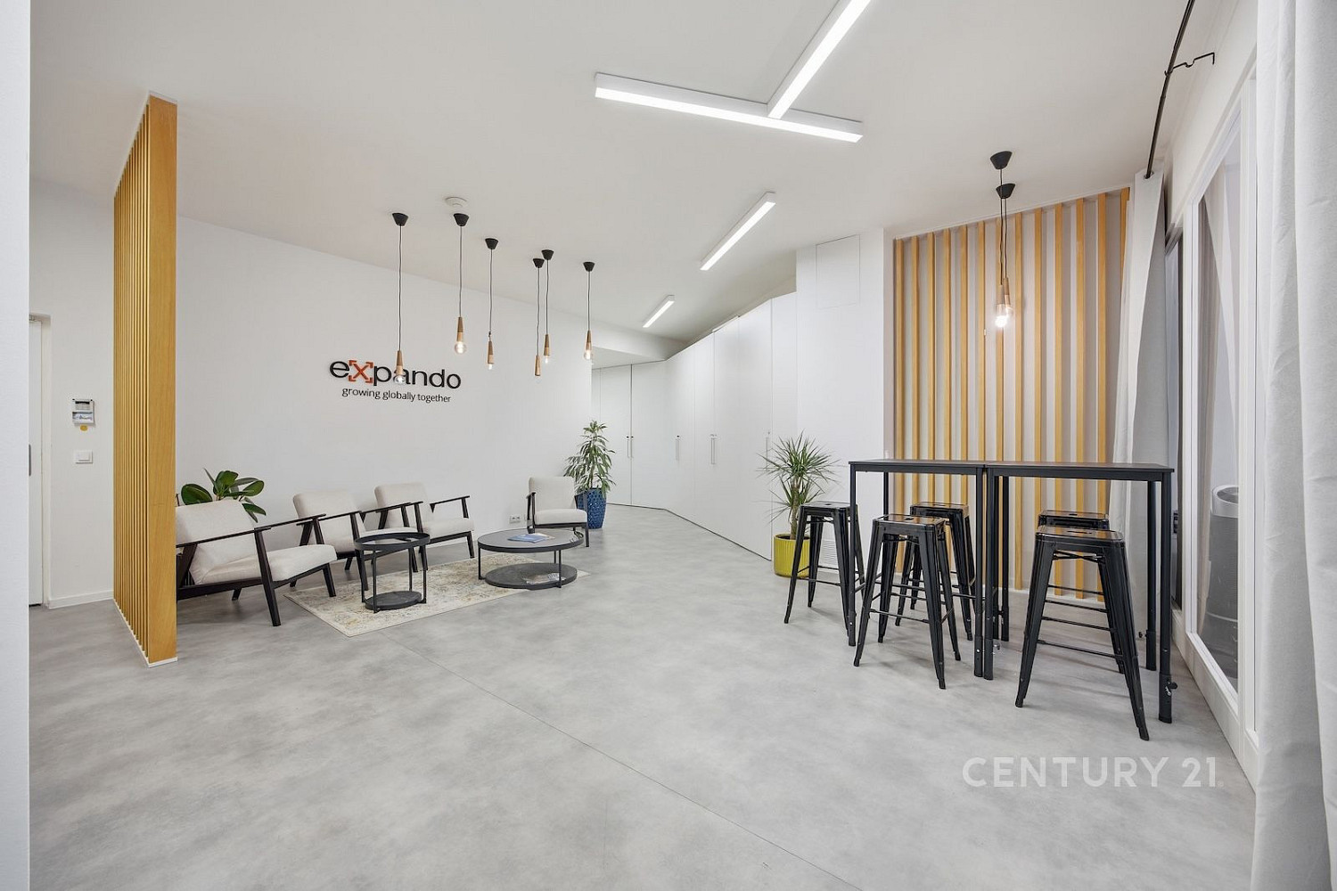 Prodej kanceláře 232 m² – fotografie 2