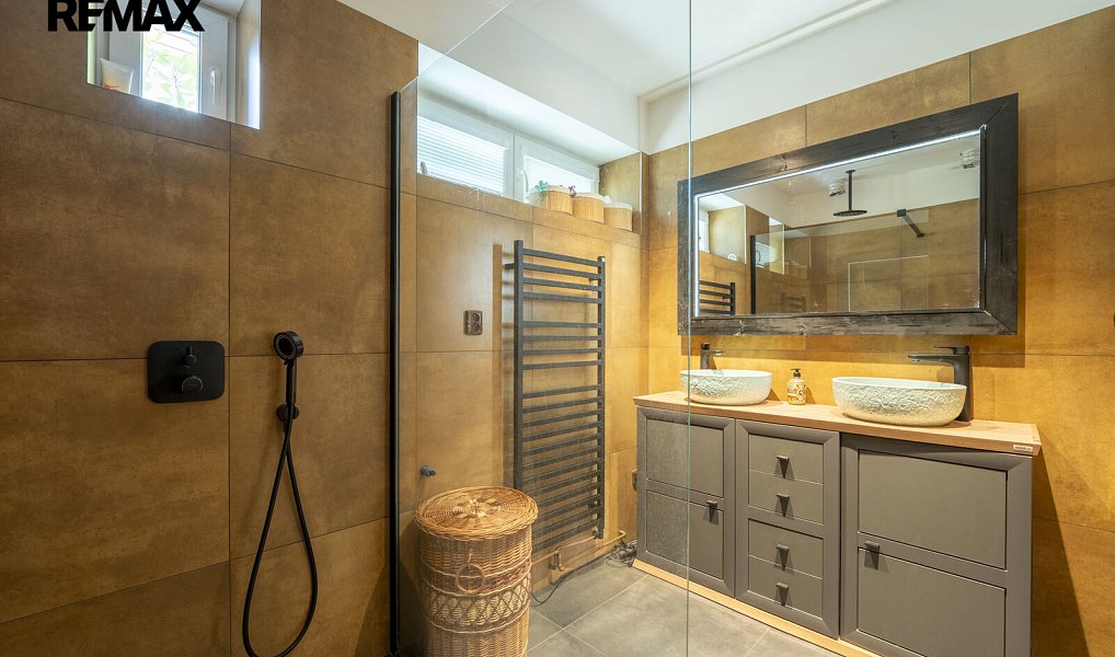Prodej bytu 4+1 120 m², Vsetín – náhled fotky 2
