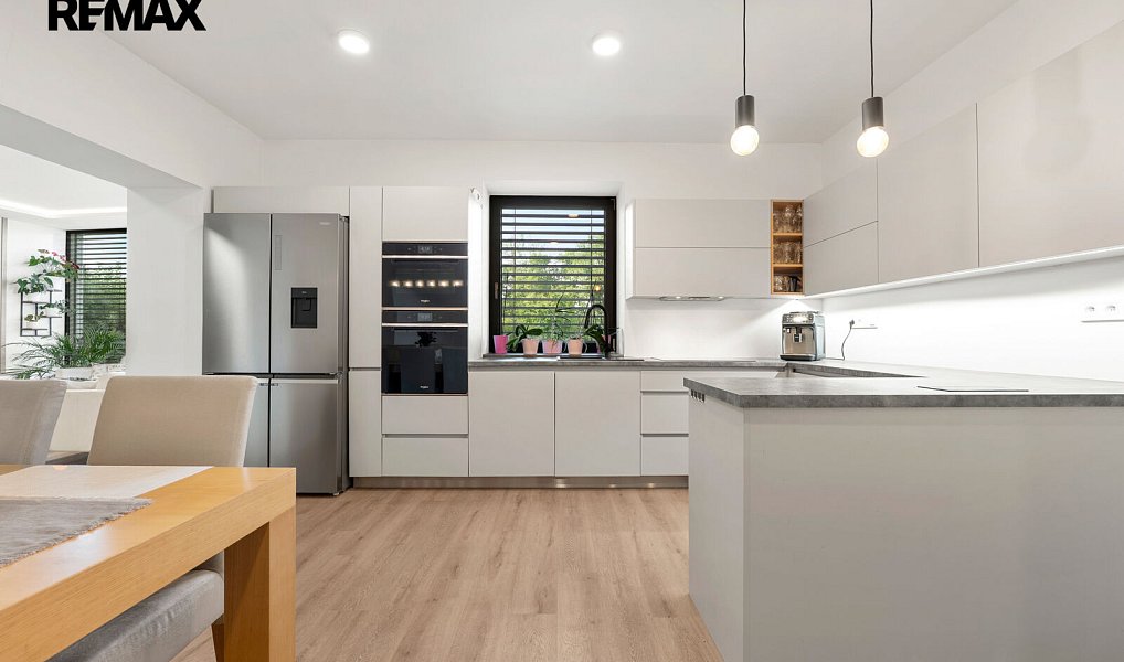 Pronájem domu 199 m² s pozemkem 752 m², Říčany – náhled fotky 2