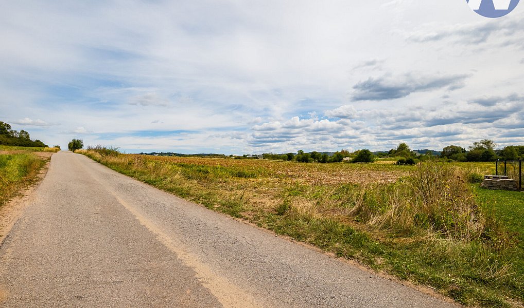 Prodej komerčního pozemku 1 700 m², Úsilné – náhled fotky 5