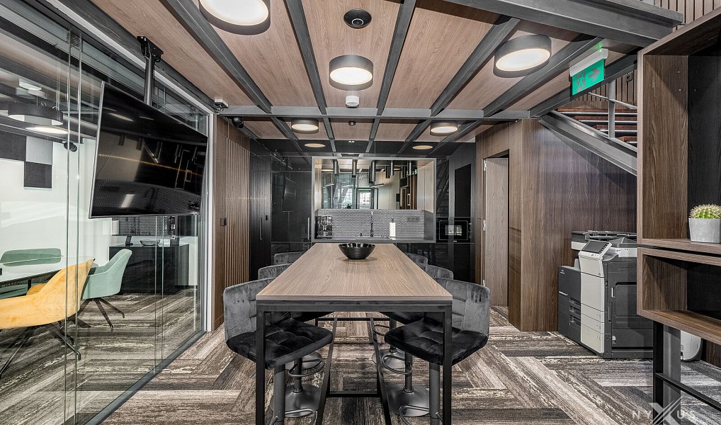 Pronájem kanceláře 177 m², Praha – náhled fotky 3