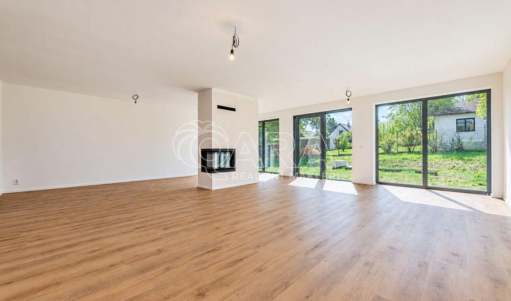 Prodej domu 259 m² s pozemkem 755 m², Kamenice – náhled fotky 4
