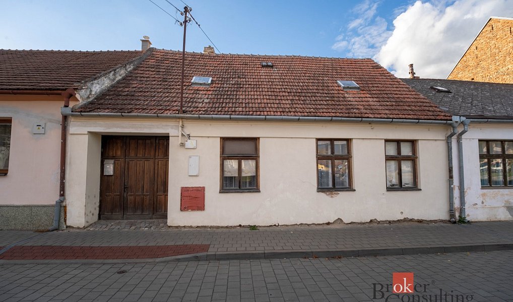 Prodej domu 150 m² s pozemkem 922 m², Hustopeče – náhled fotky 3