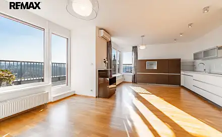 Pronájem bytu 4+kk 116 m²
