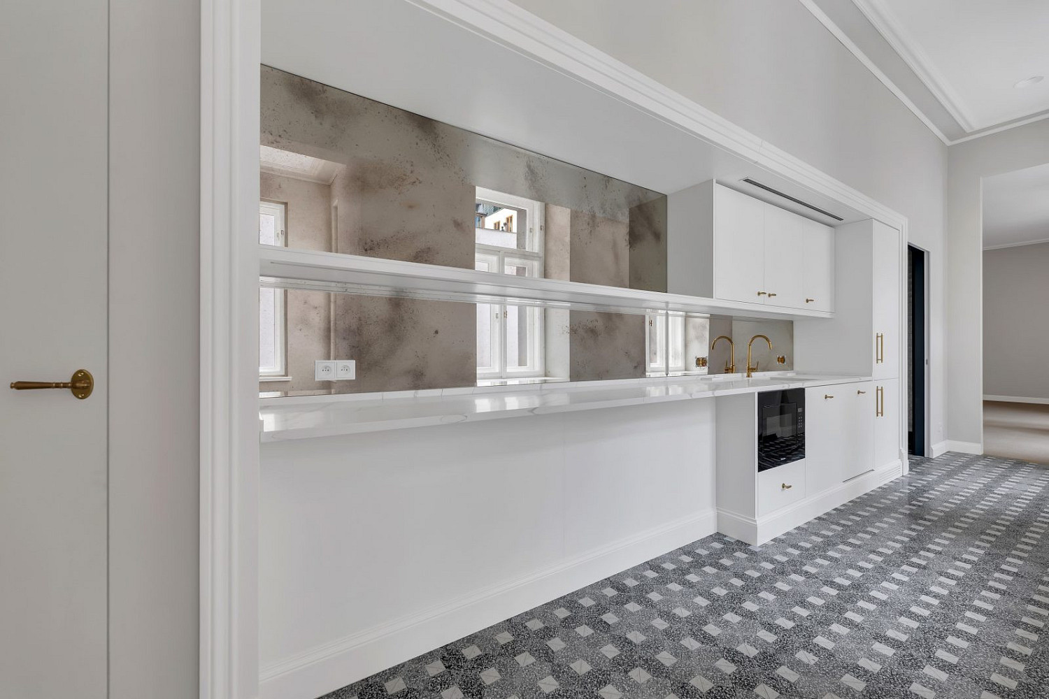 Pronájem kanceláře 381 m² – fotografie 4