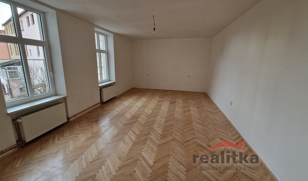 Pronájem bytu 3+1 106 m², Opava – náhled fotky 4