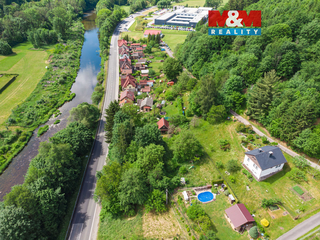 Prodej stavebního pozemku 1 977 m²