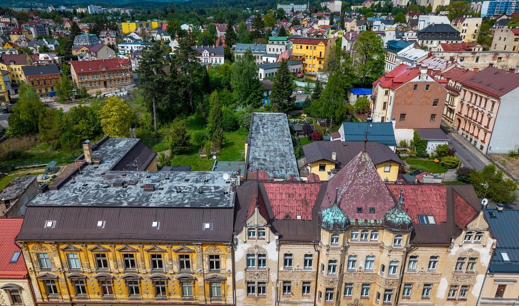 Prodej domu 1 578 m² s pozemkem 6 942 m², Jablonec nad Nisou – náhled fotky 2