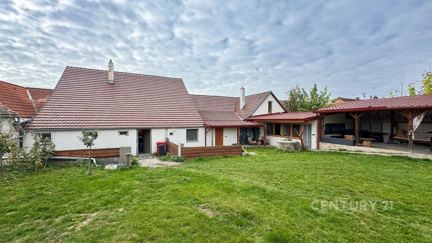 Prodej domu 310 m² s pozemkem 1 492 m²