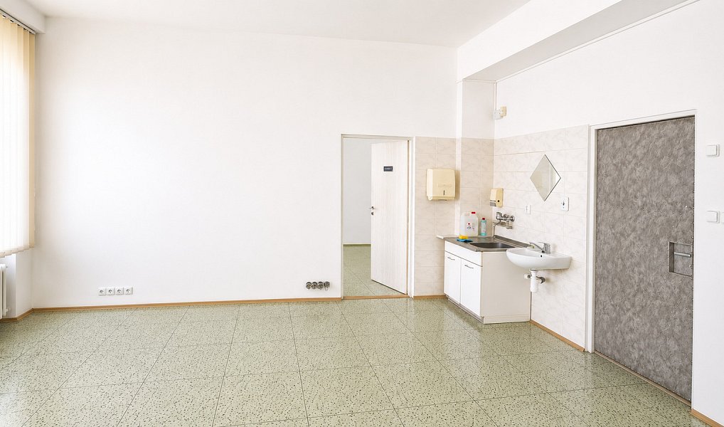 Pronájem komerčního objektu (jiného typu) 79 m², Karlovy Vary – náhled fotky 2