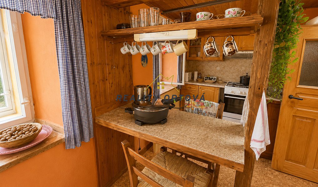 Prodej domu 180 m² s pozemkem 1 830 m², Valkeřice – náhled fotky 12