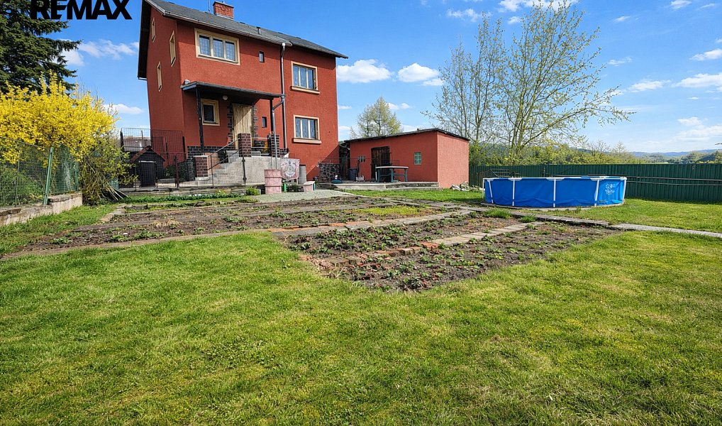 Prodej domu 160 m² s pozemkem 286 m², Hrob – náhled fotky 7