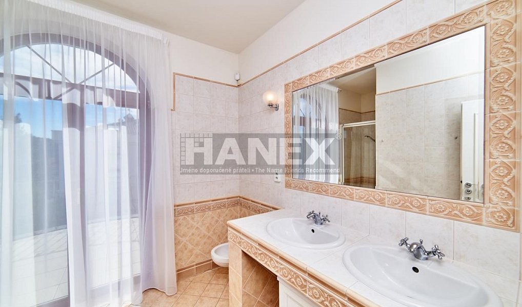 Pronájem domu 243 m² s pozemkem 540 m², Praha – náhled fotky 8
