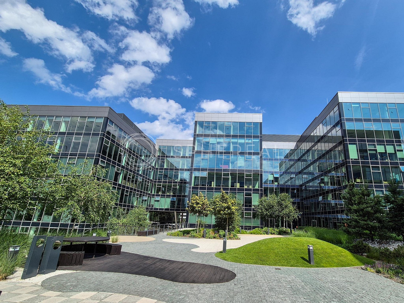 Pronájem kanceláře 446 m²