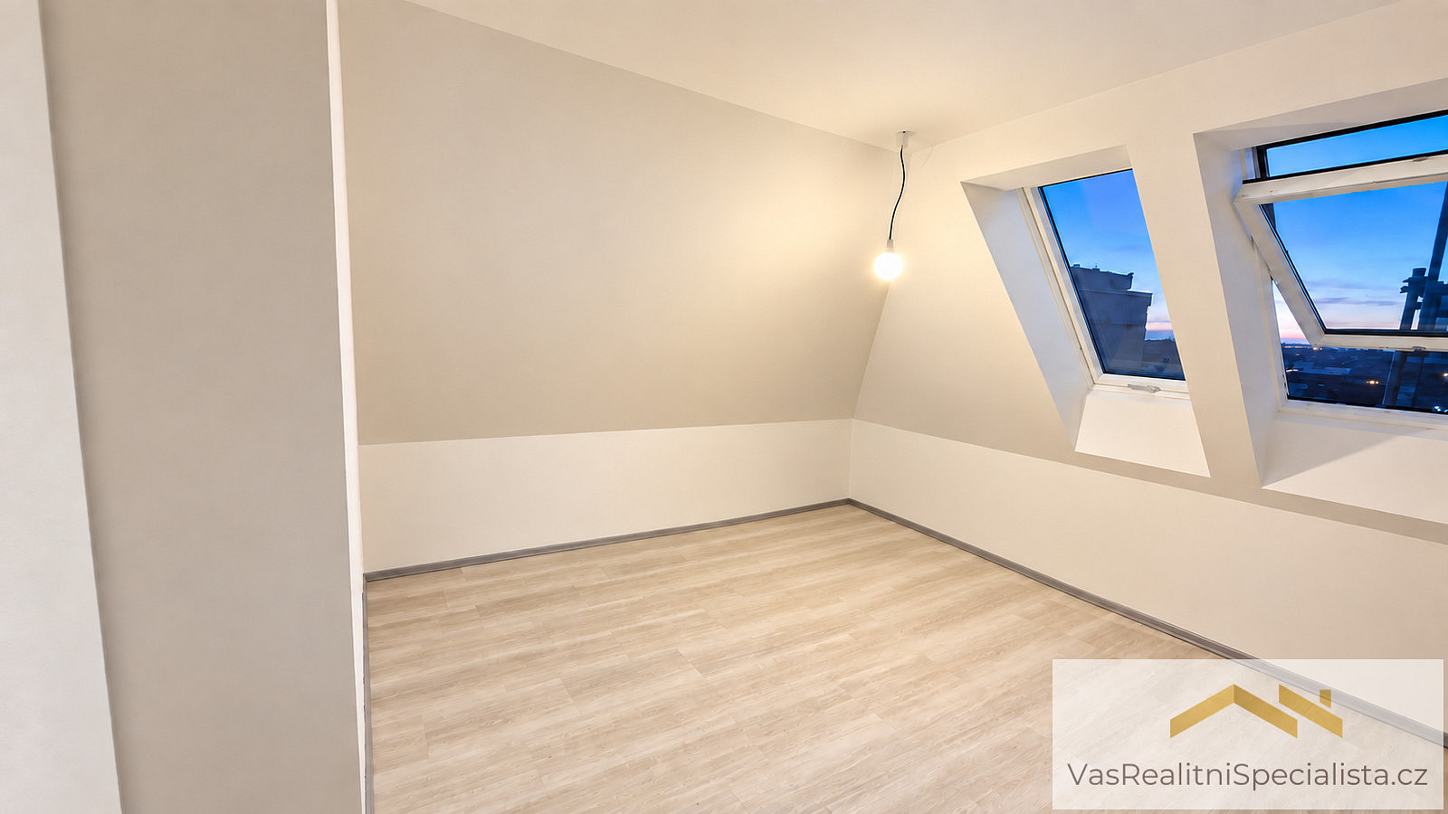 Pronájem bytu 3+kk 62 m² – fotografie 2
