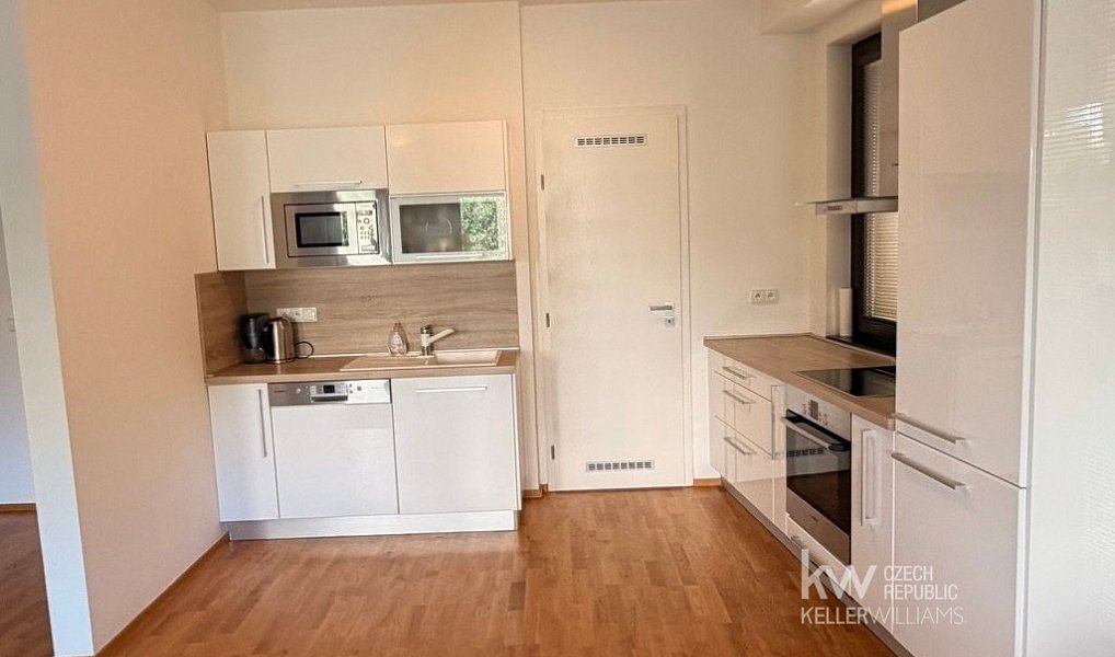 Pronájem bytu 2+kk 82 m², Praha – náhled fotky 2