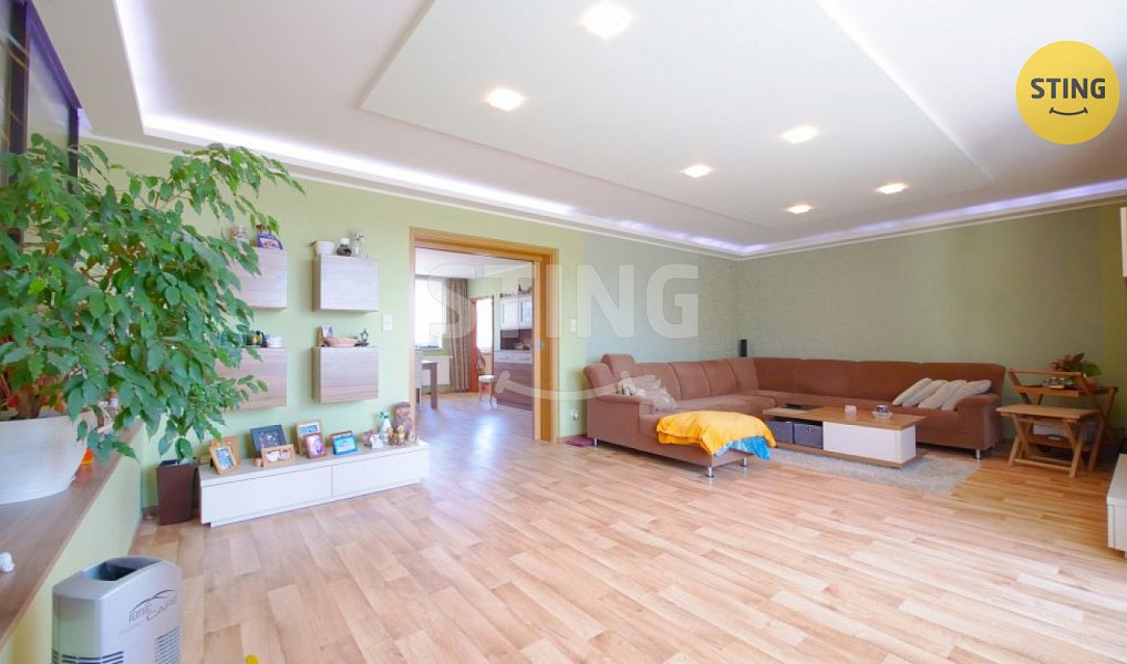 Prodej domu 295 m² s pozemkem 1 089 m², Holasovice – náhled fotky 11