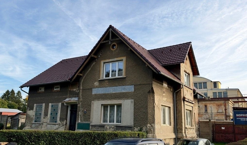 Prodej domu 260 m² s pozemkem 1 052 m², Varnsdorf – fotka 1 z 30
