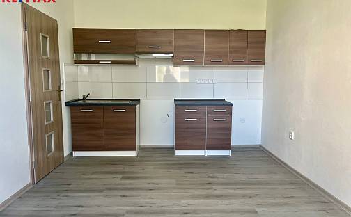 Pronájem bytu 2+kk 35 m², náměstí Míru, Zruč nad Sázavou, okres Kutná Hora