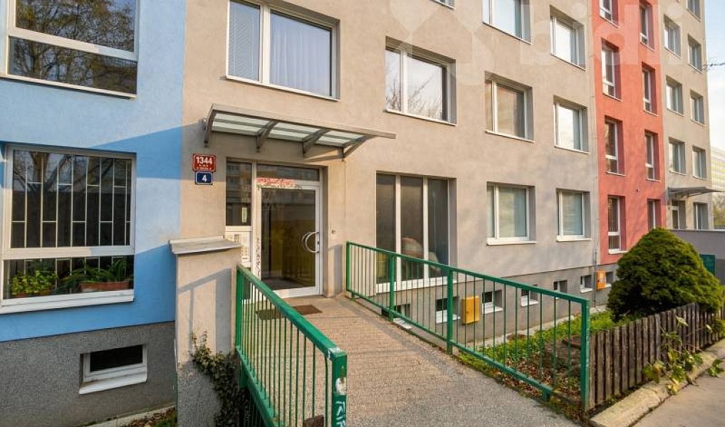 Prodej bytu 3+1 77 m², Praha – fotka 1 z 29