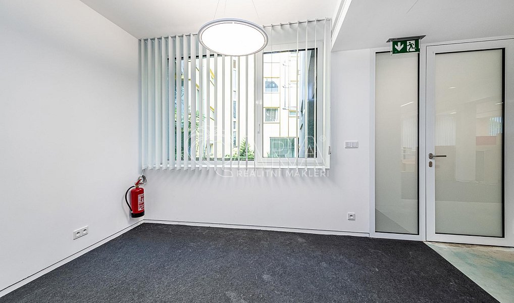 Pronájem kanceláře 240 m², Praha – náhled fotky 21