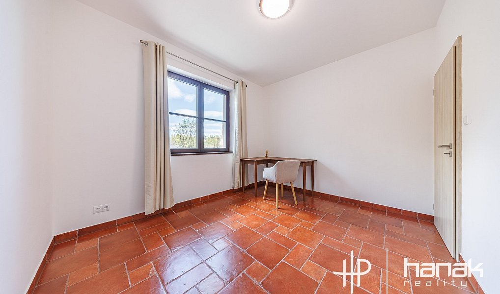 Prodej domu 170 m² s pozemkem 1 384 m², Oborná – náhled fotky 13