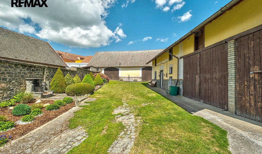 Prodej domu 200 m² s pozemkem 1 223 m², Kozárovice – náhled fotky 15